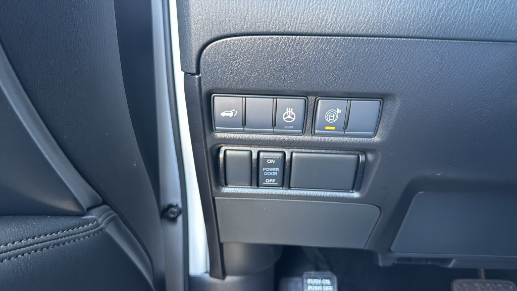 Used 2023 Nissan Armada SL w/ Captain's Chairs Package AWD/4WD image 30
