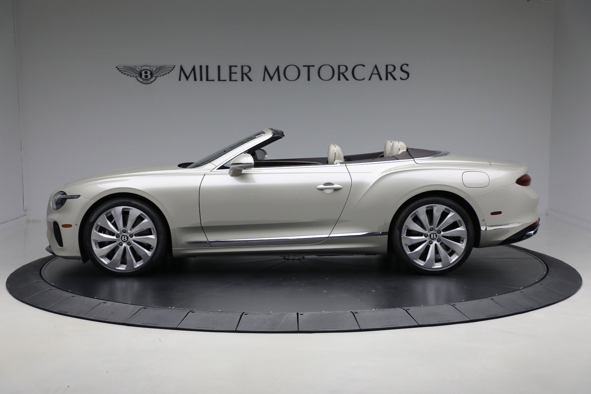 New 2026 Bentley Continental GTC AWD/4WD image 2