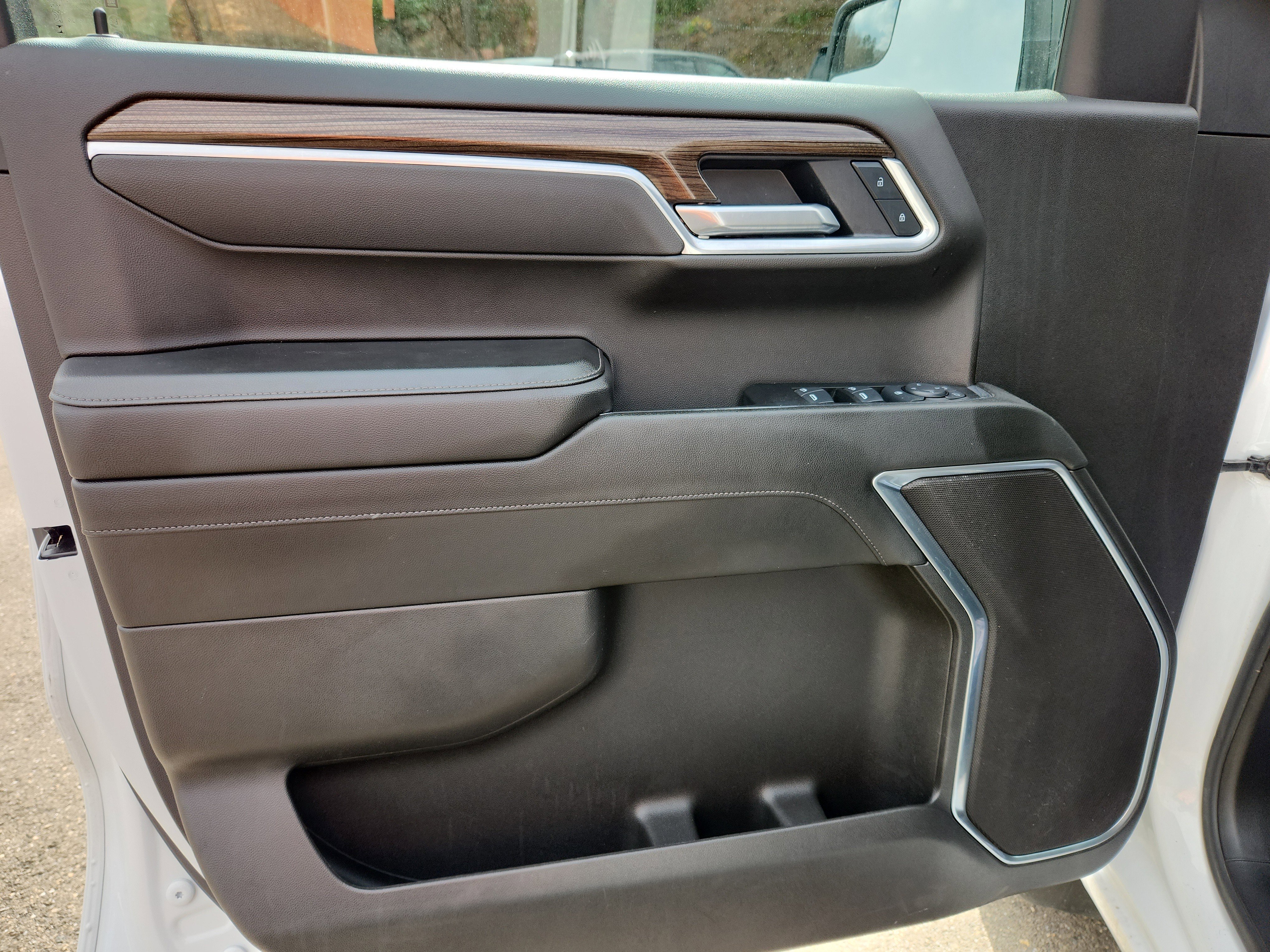 Used 2025 Chevrolet Silverado 1500 LT image 21