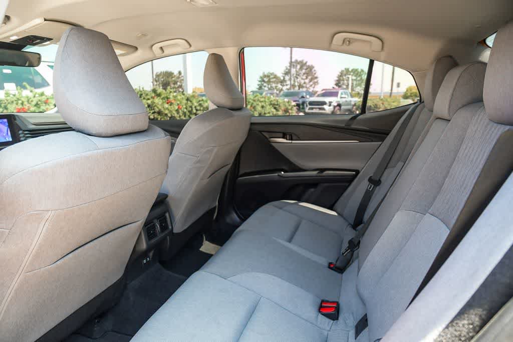 Used 2026 Toyota Camry LE w/ Convenience Package FWD image 18