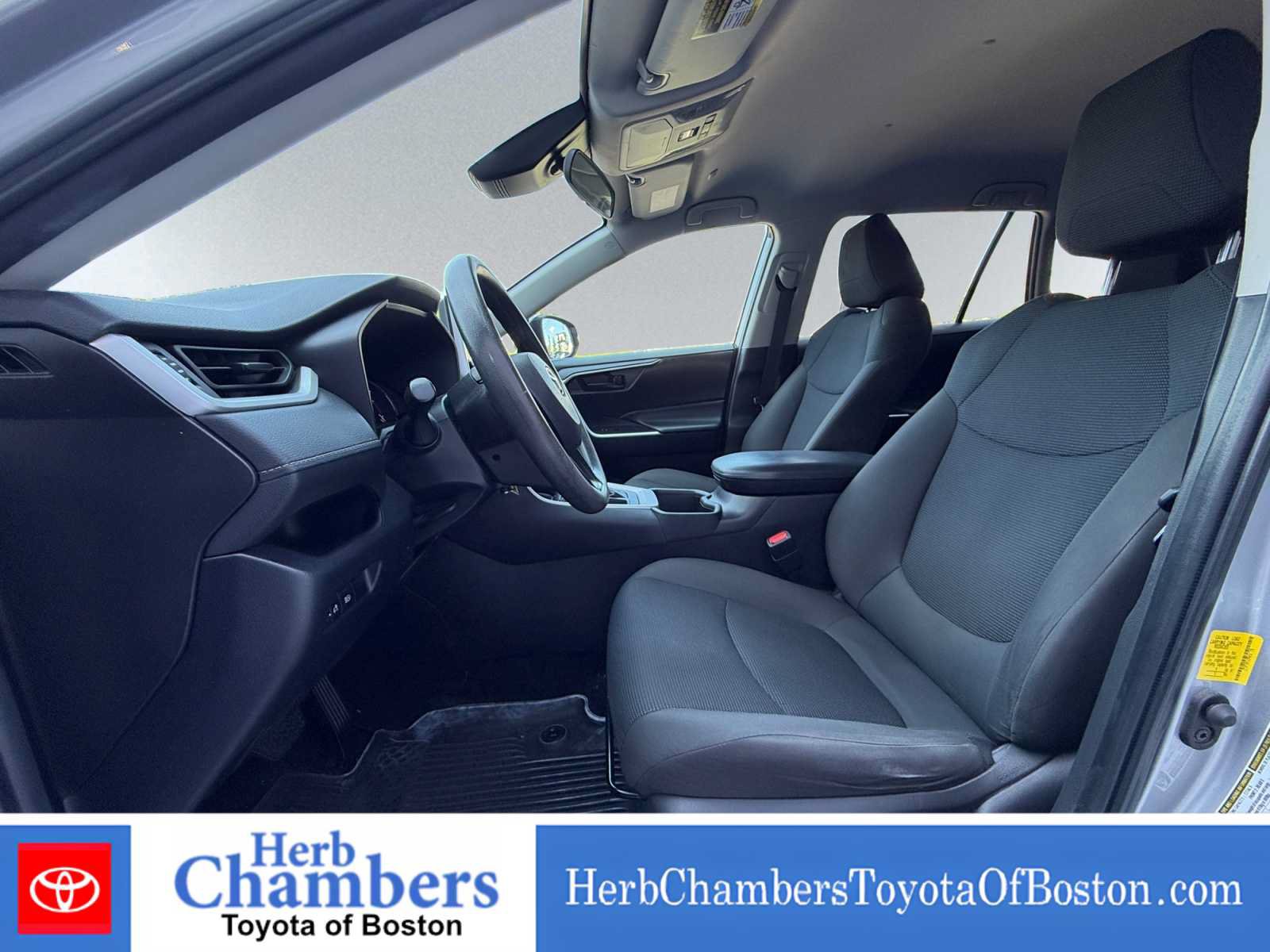 Used 2023 Toyota RAV4 LE AWD/4WD image 7