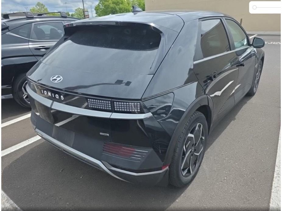 Used 2024 Hyundai Ioniq 5 SE AWD/4WD image 2