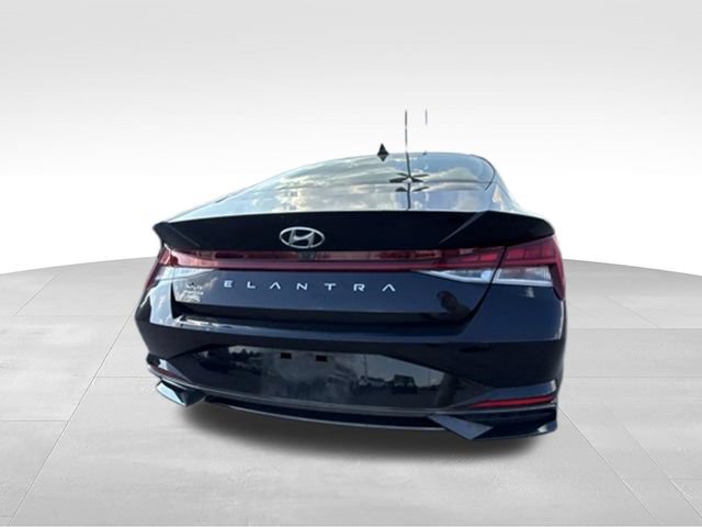 Used 2021 Hyundai Elantra SEL w/ Convenience + Premium Package FWD image 20