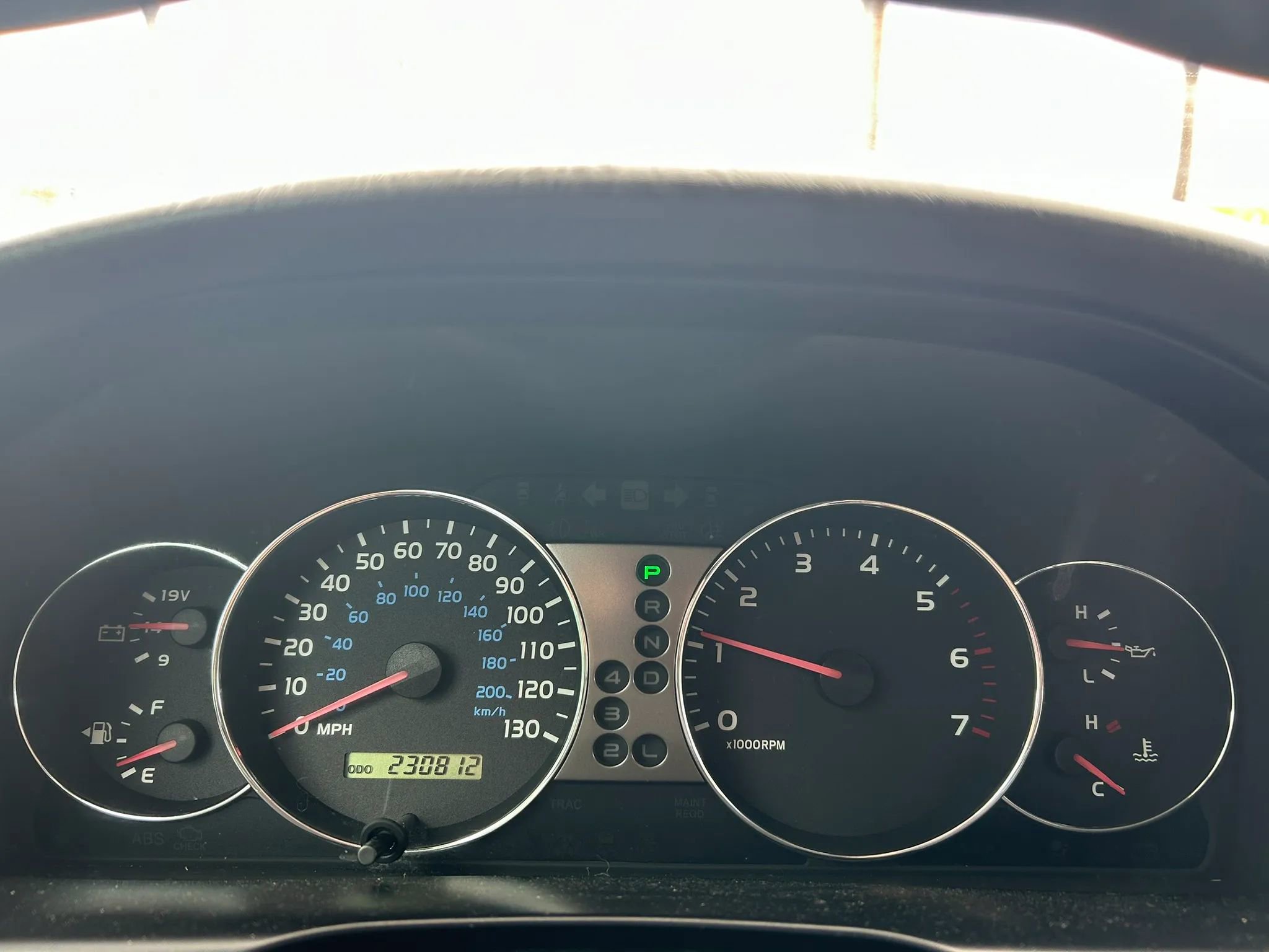 Used 2004 Toyota Land Cruiser AWD/4WD image 27