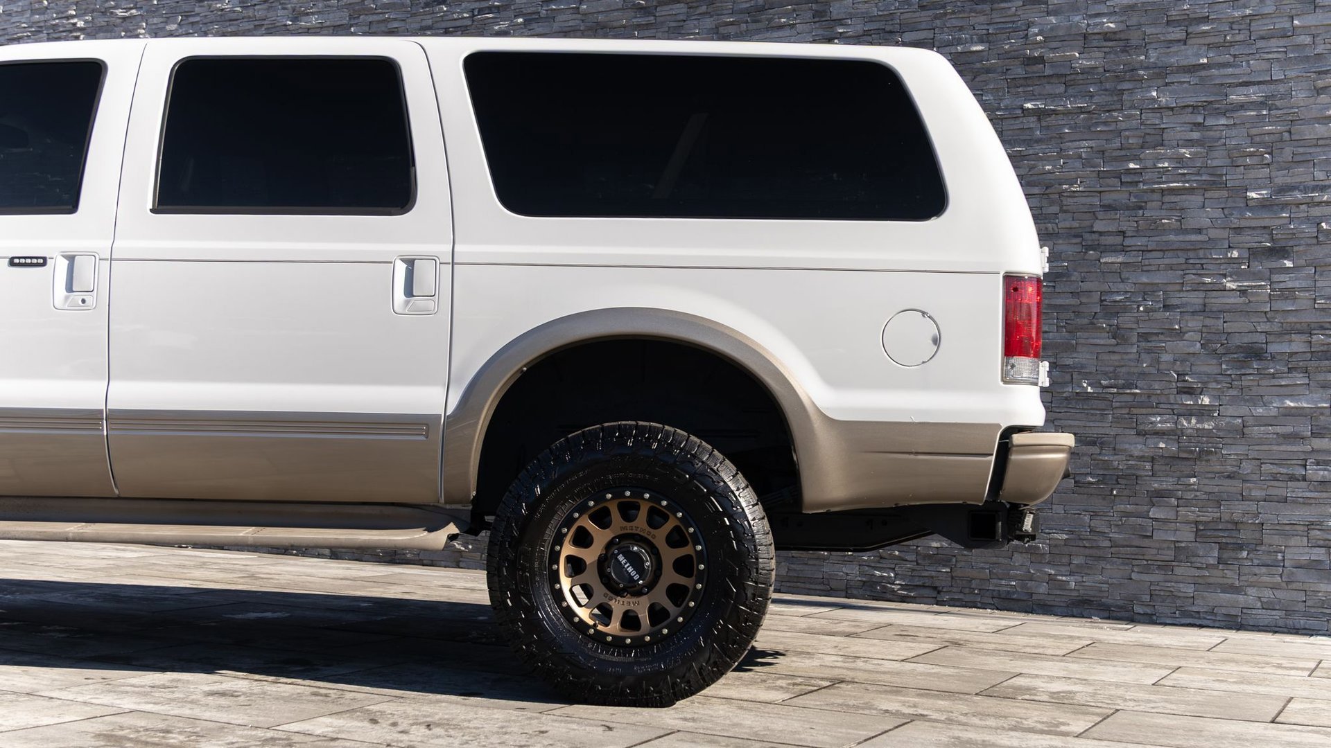 Used 2005 Ford Excursion Eddie Bauer image 15