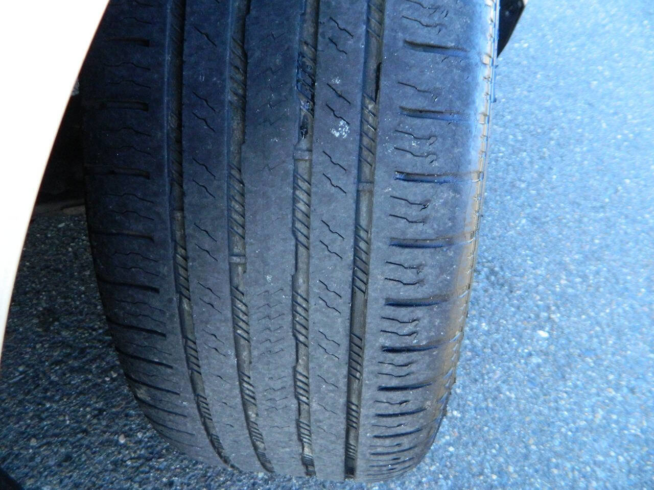 Used 2016 Ford Edge Titanium w/ Equipment Group 302A image 27