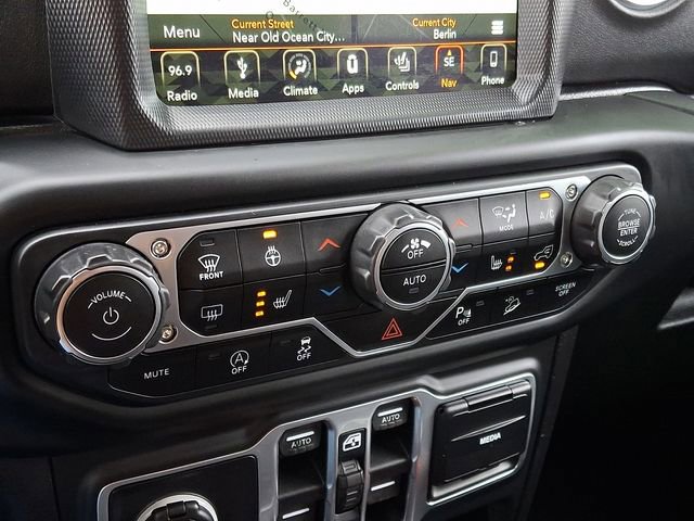 Used 2018 Jeep Wrangler Unlimited Sahara image 15