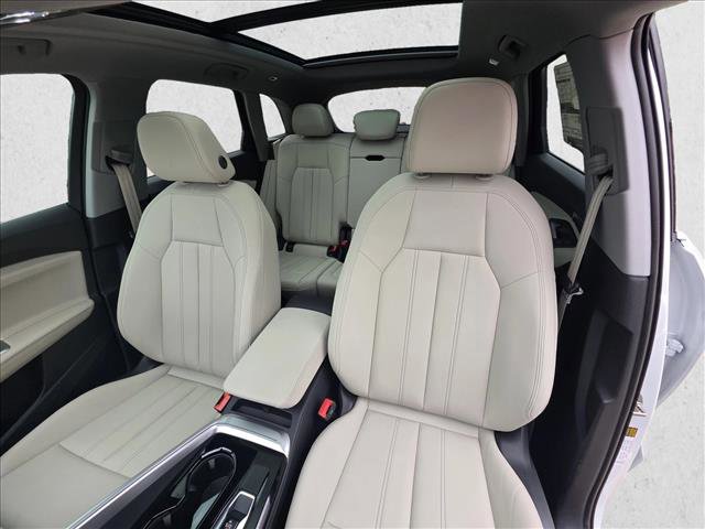 New 2025 Audi Q5 Premium image 16