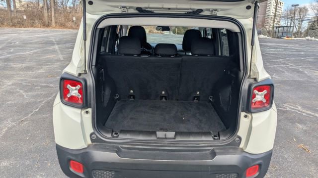 Used 2018 Jeep Renegade Latitude image 13