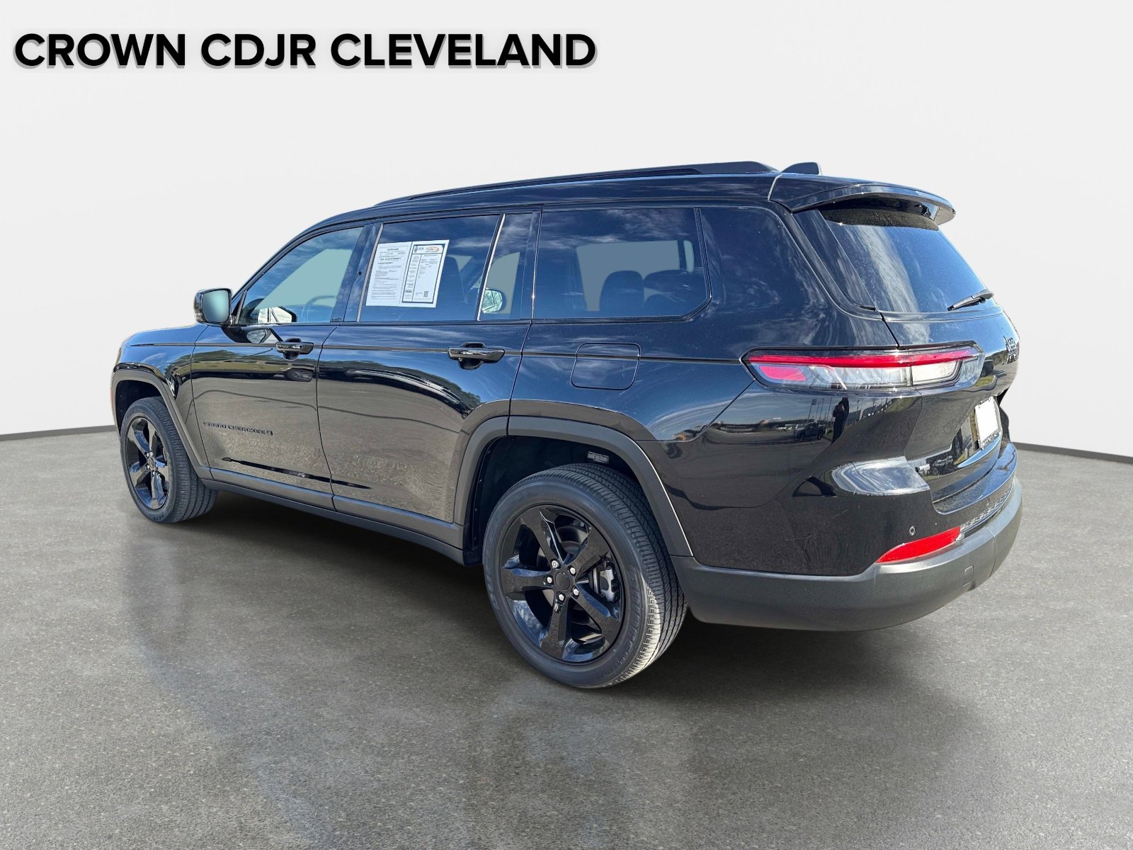 Used 2022 Jeep Grand Cherokee L Laredo image 6