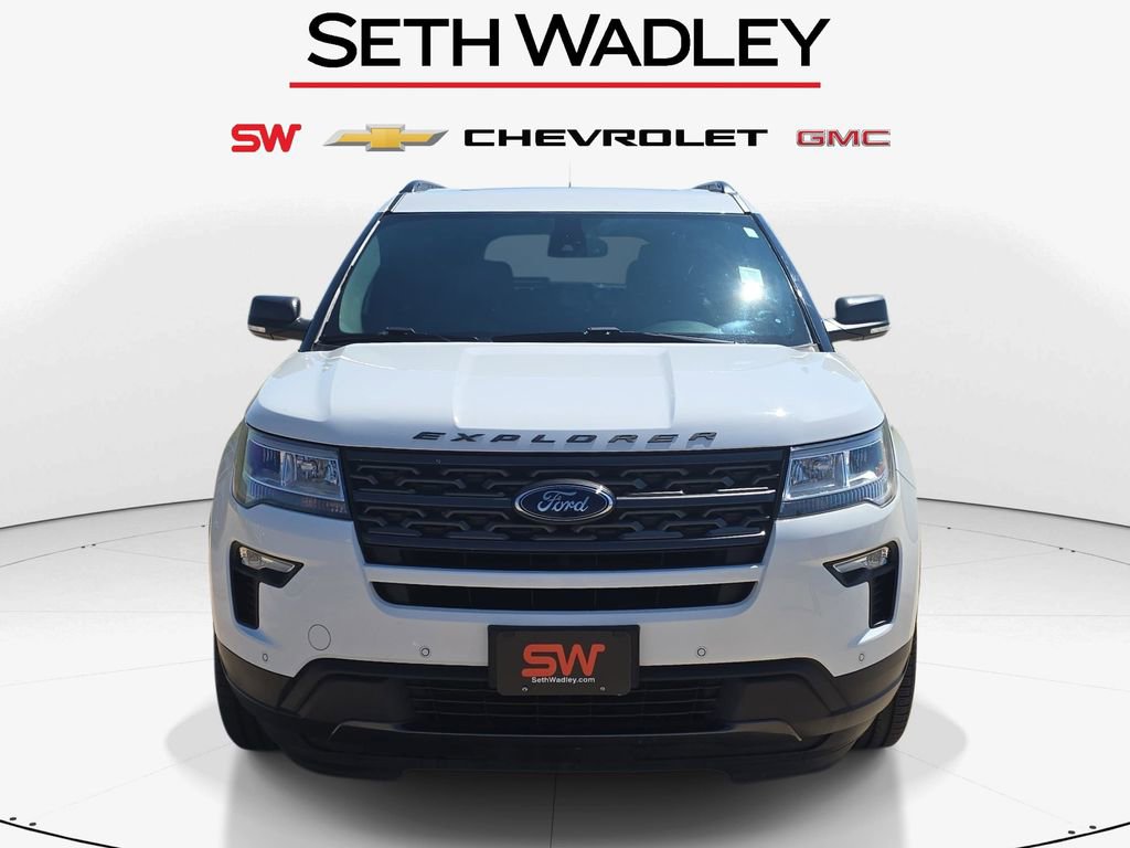 Used 2018 Ford Explorer XLT w/ Equipment Group 202A image 2