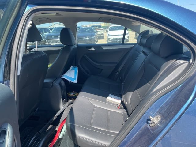 Used 2017 Volkswagen Jetta SE FWD image 10