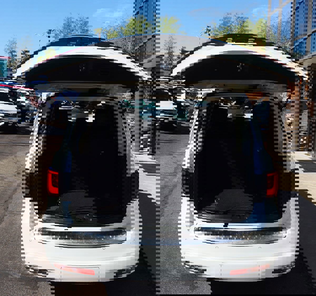 Used 2022 INFINITI QX80 Luxe w/ All-Season Package image 22