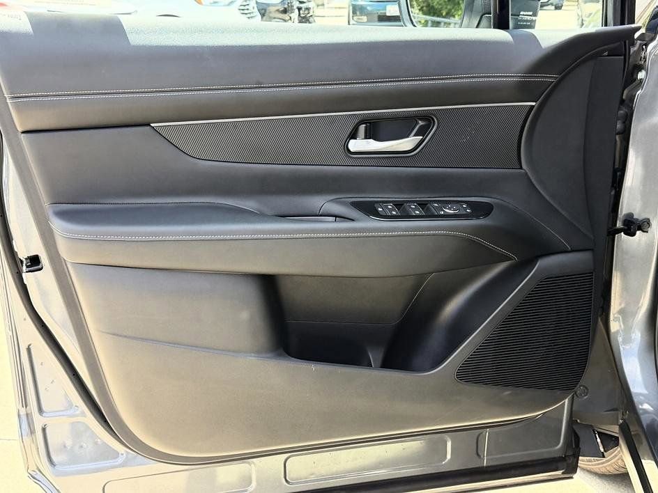 Used 2025 Nissan Murano SV image 18