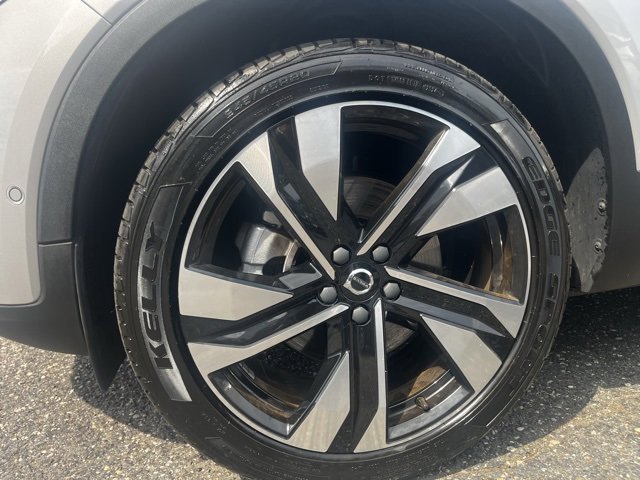 Certified 2023 Volvo XC40 B5 Plus w/ Protection Package Premier image 14