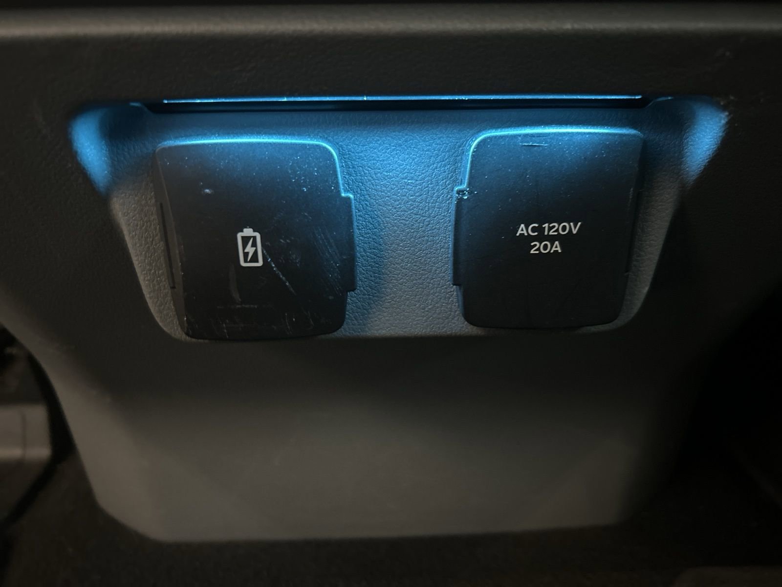 Used 2024 Ford F150 XLT w/ Mobile Office Package image 12