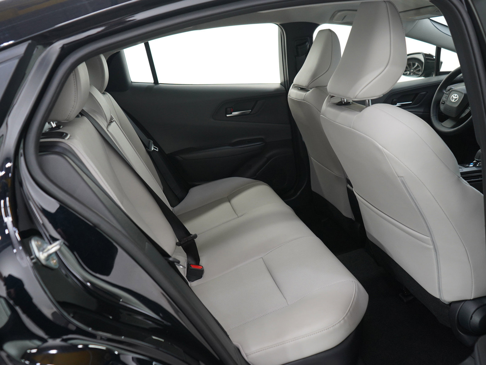 Used 2025 Toyota Prius Limited image 15