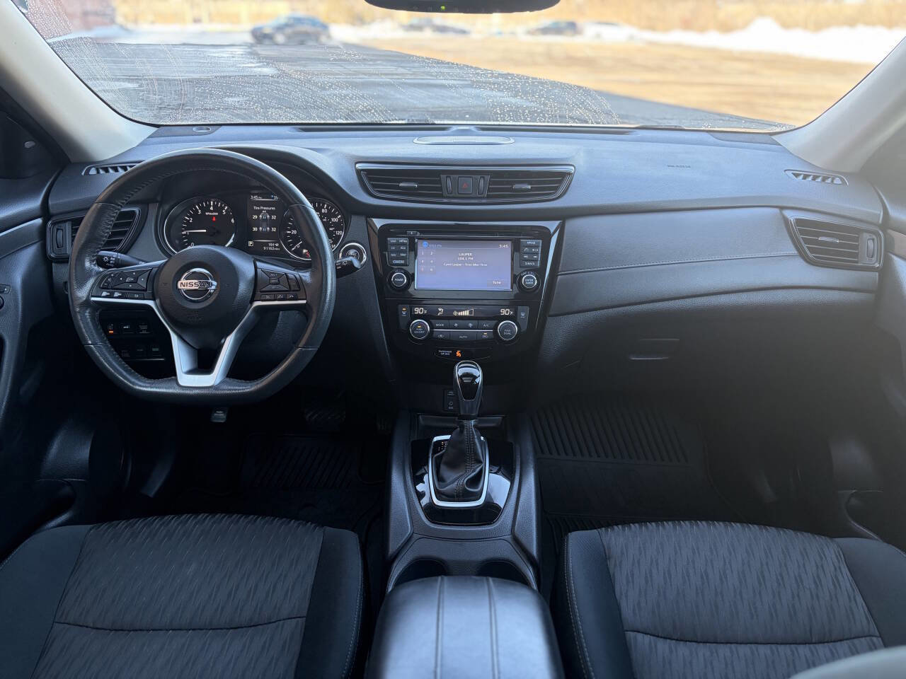 Used 2017 Nissan Rogue SV image 22