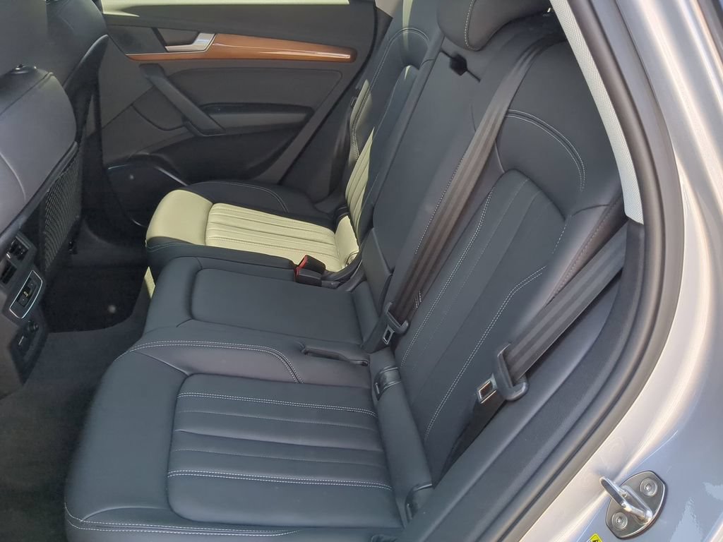 Used 2023 Audi Q5 2.0T Premium w/ Convenience Package AWD/4WD image 17