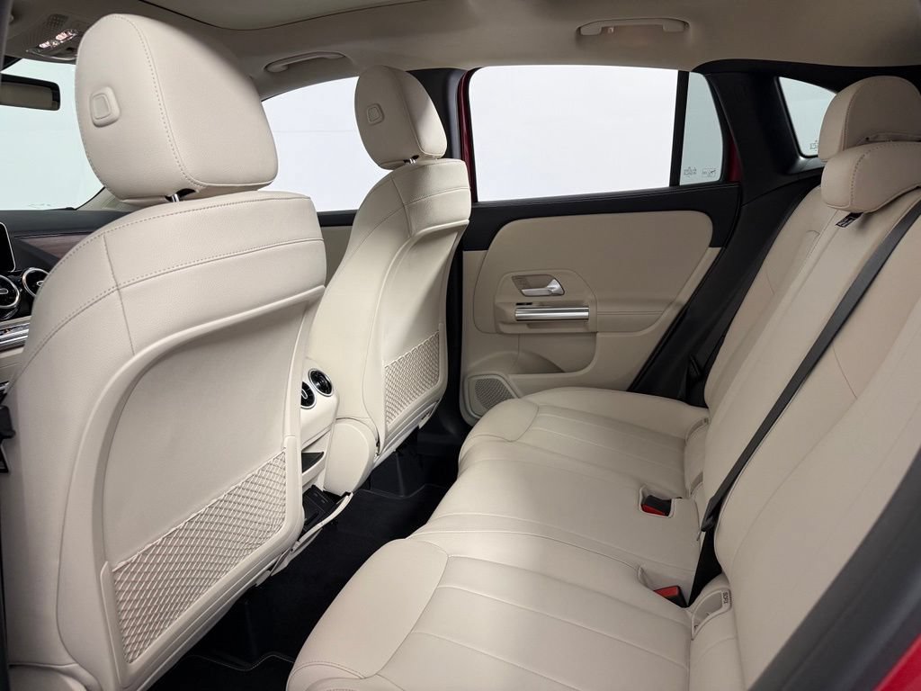 Used 2021 Mercedes-Benz GLA 250 4MATIC image 35