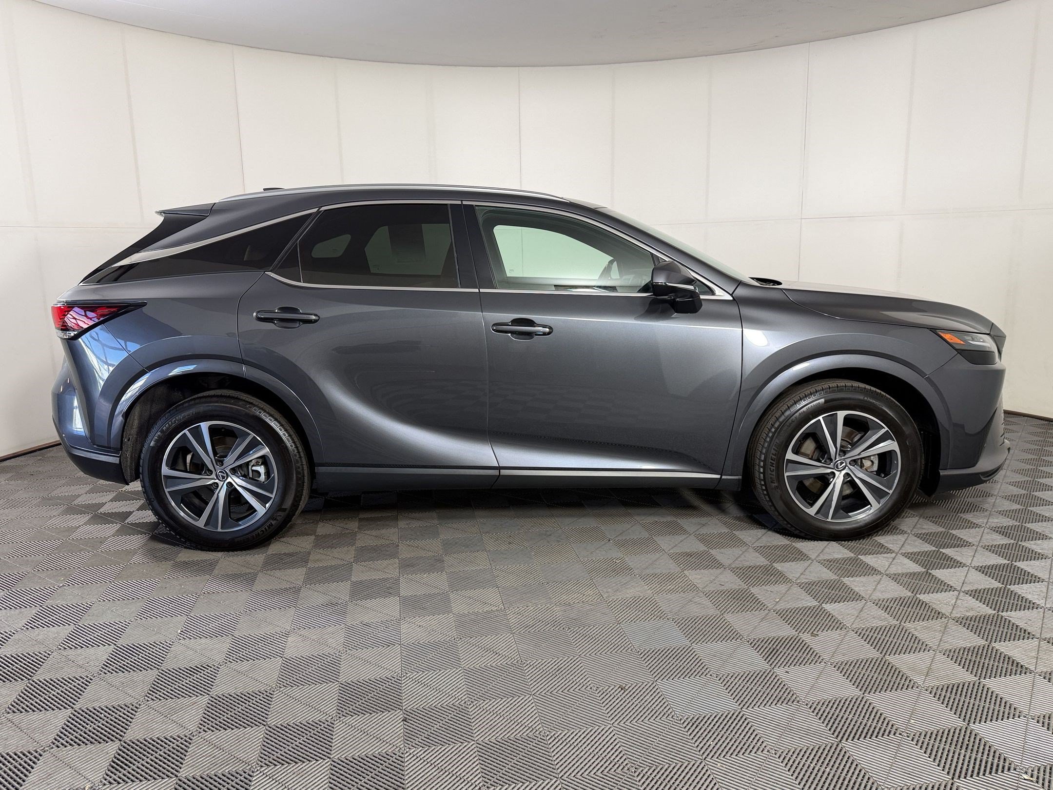 Used 2024 Lexus RX 350 Premium w/ Convenience Package AWD/4WD image 8