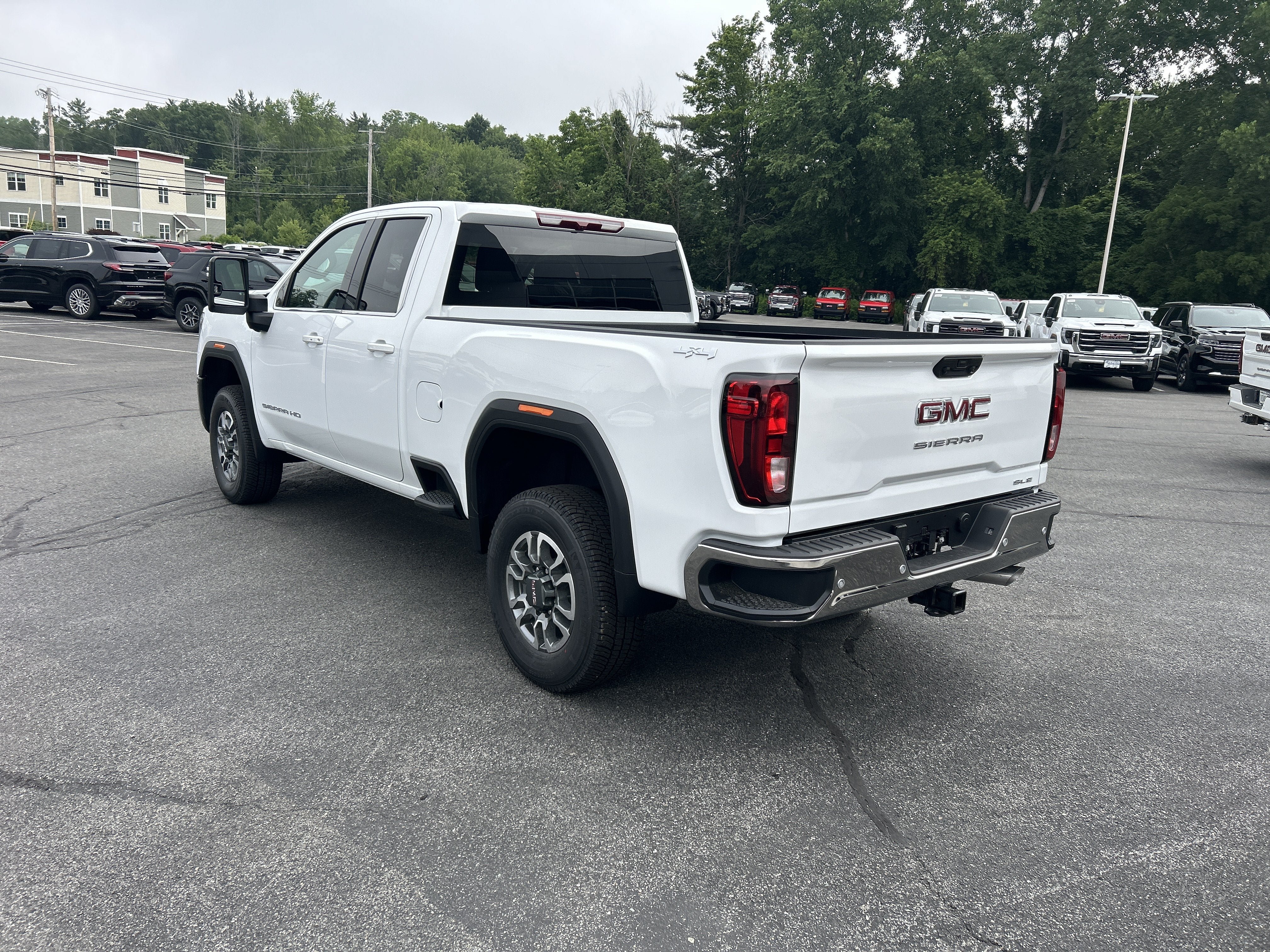 New 2026 GMC Sierra 2500 SLE w/ SLE Value Package; AWD/4WD image 8