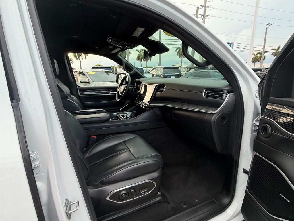 Used 2022 Jeep Wagoneer Series II RWD image 19