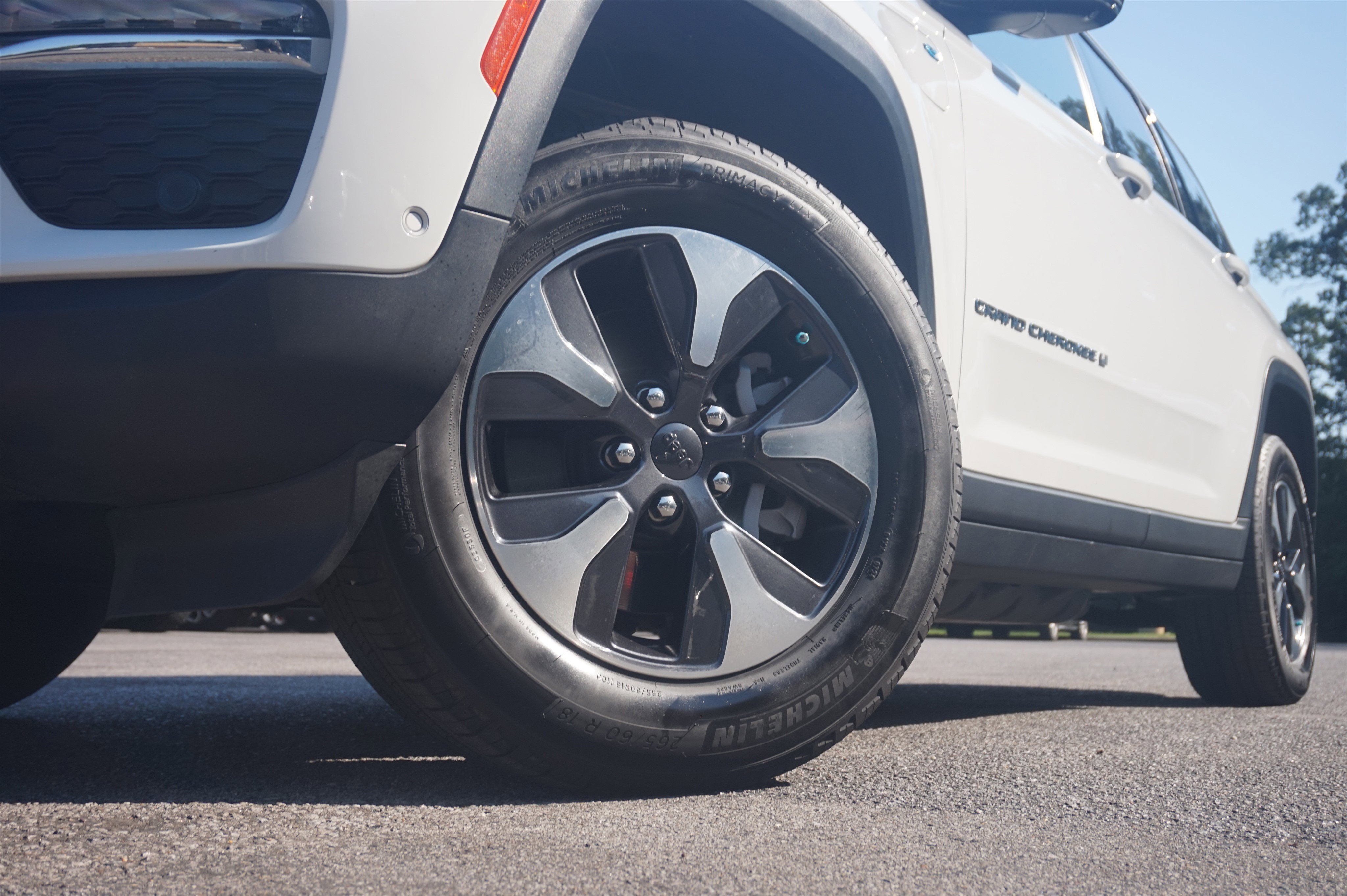 Used 2023 Jeep Grand Cherokee 4WD 4xe w/ Luxury Tech Group II image 38