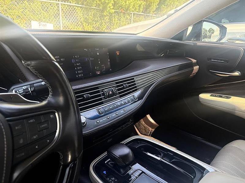 Used 2018 Lexus LS 500 w/ Interior Upgrade Package RWD image 21