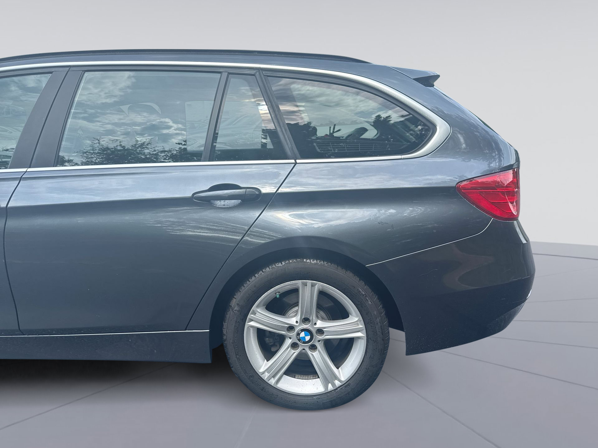 Used 2015 BMW 328i xDrive Wagon AWD/4WD image 31