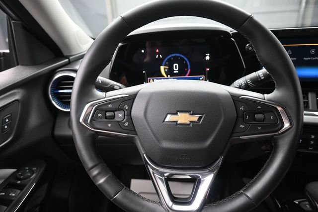 Used 2025 Chevrolet Trax LT w/ Driver Confidence Package FWD image 8