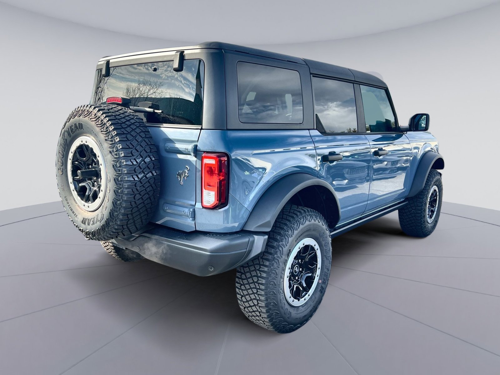 New 2024 Ford Bronco Black Diamond w/ Sasquatch Package image 16