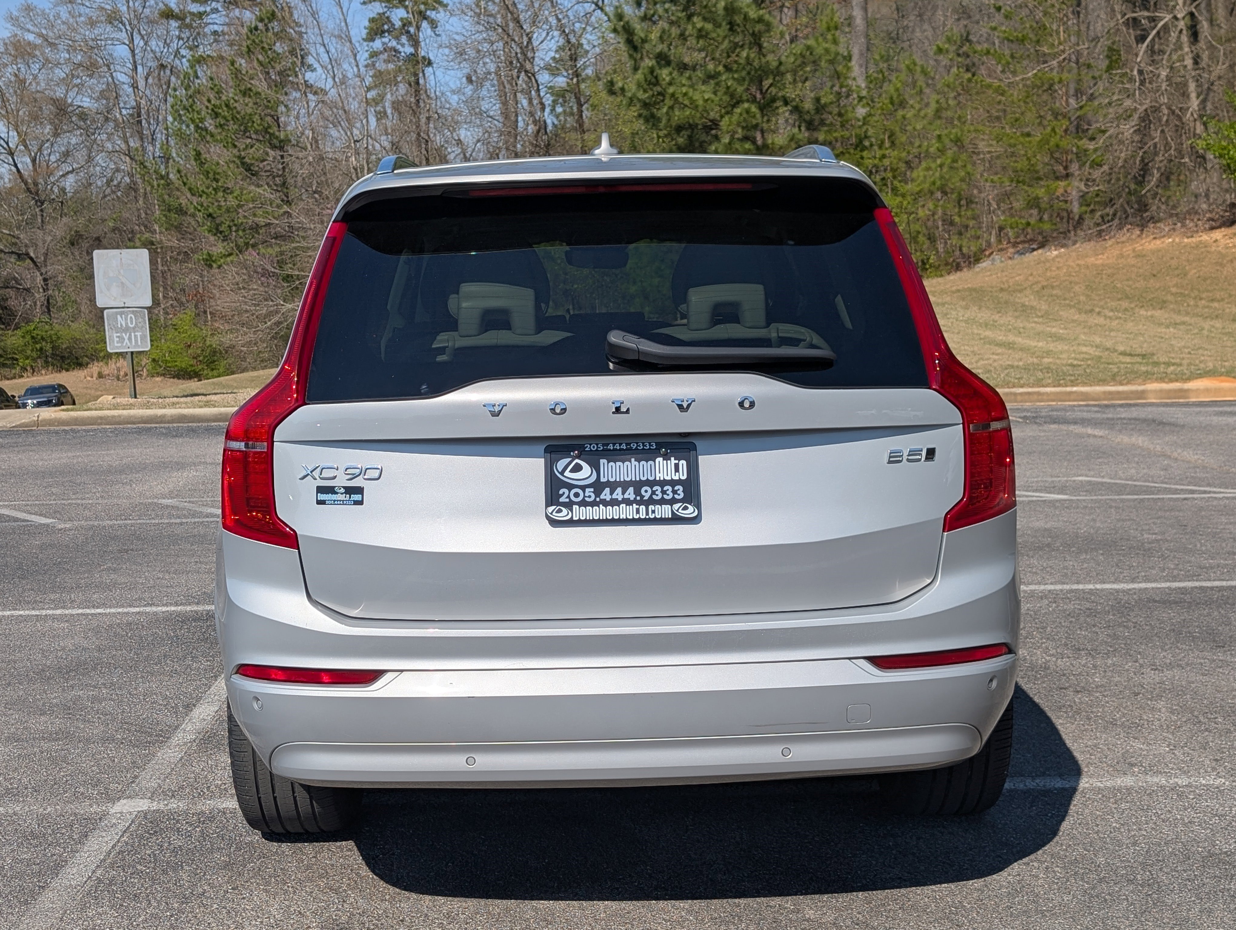 Used 2023 Volvo XC90 B5 Core image 8