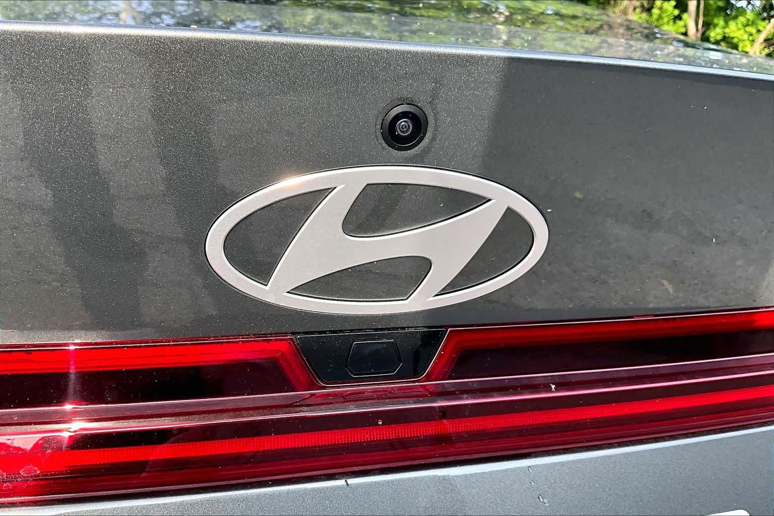 New 2026 Hyundai Elantra Hybrid FWD image 8