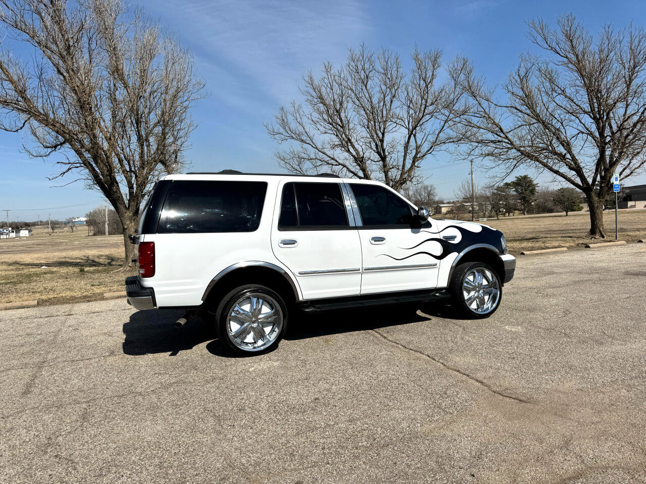 Used 2002 Ford Expedition XLT image 33