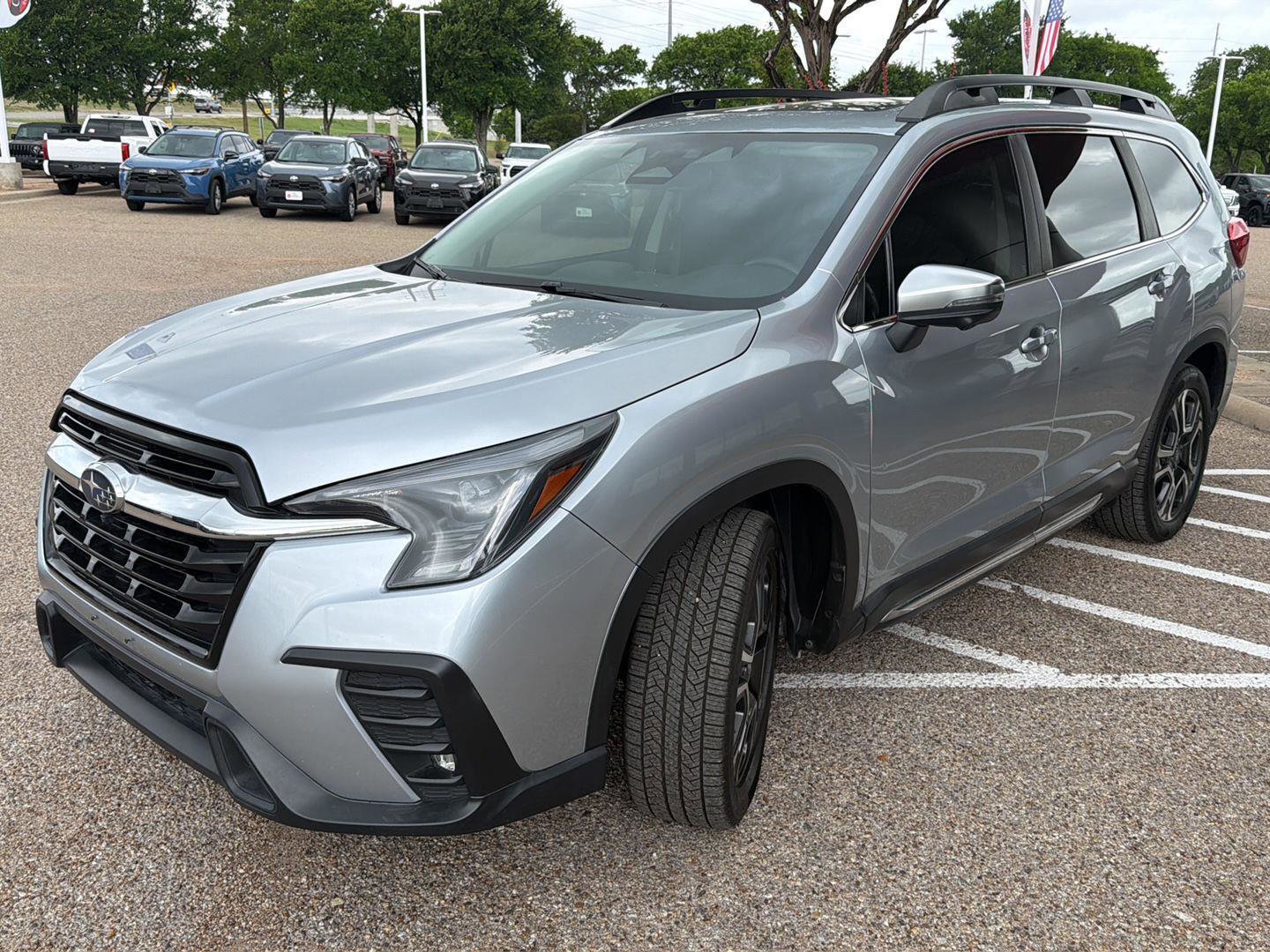 Used 2023 Subaru Ascent Limited w/ Technology Package AWD/4WD image 7