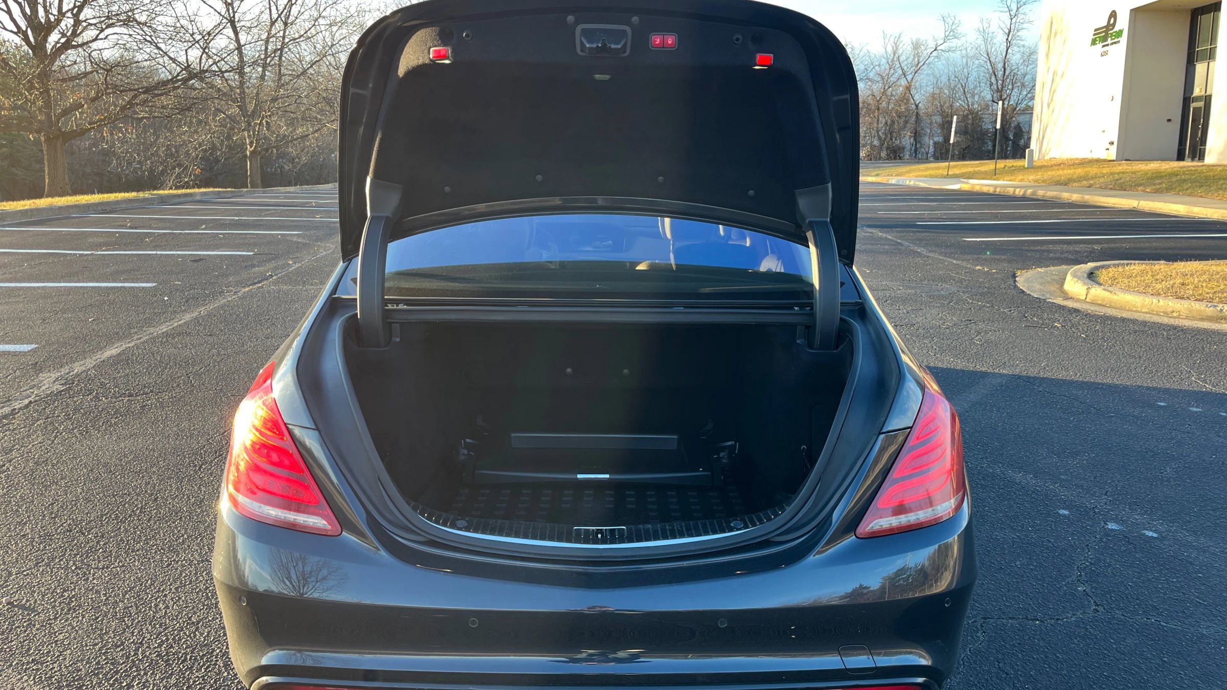Used 2015 Mercedes-Benz S 550 4MATIC Sedan image 12