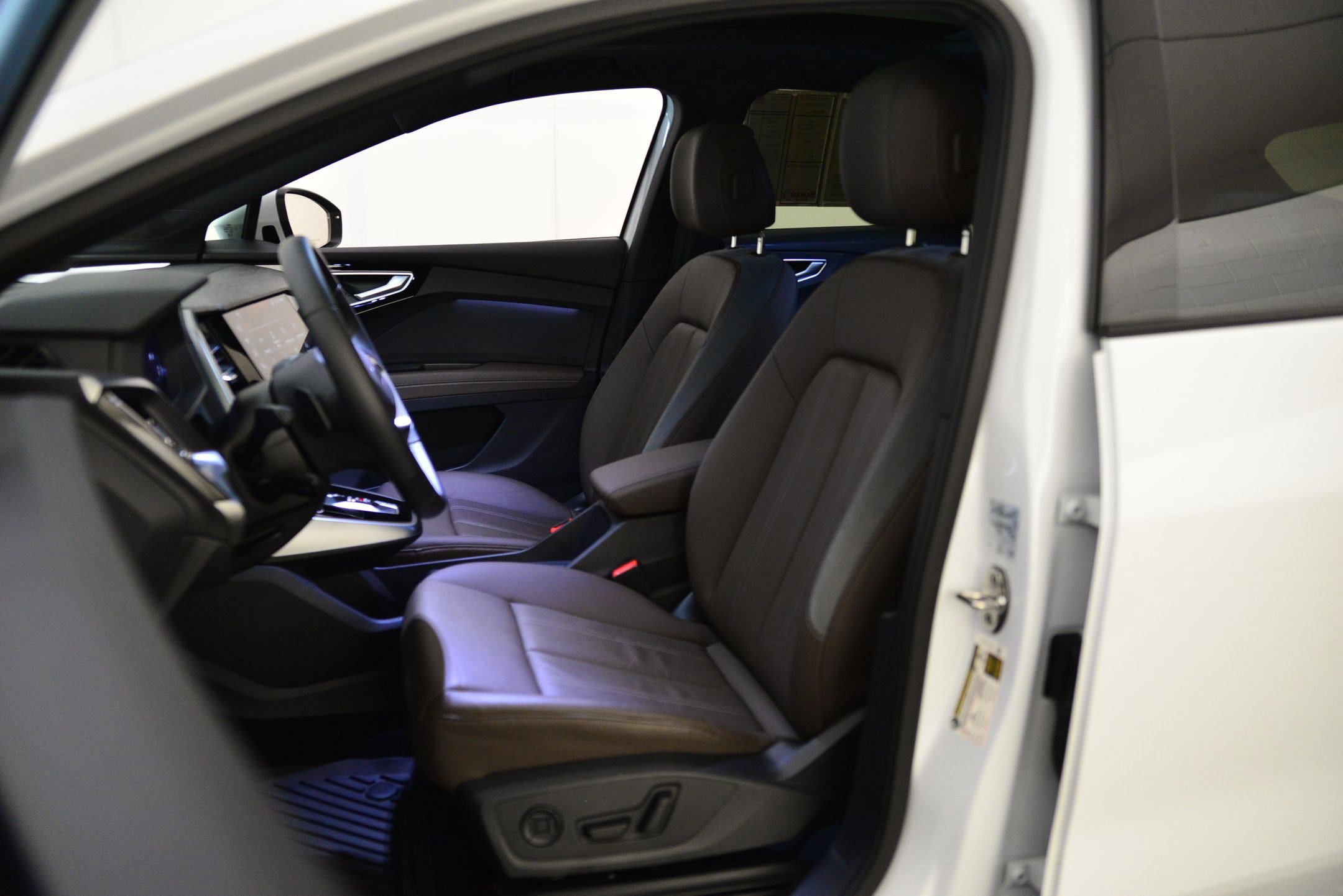 Certified 2025 Audi Q4 e-tron Premium w/ Convenience Package image 4