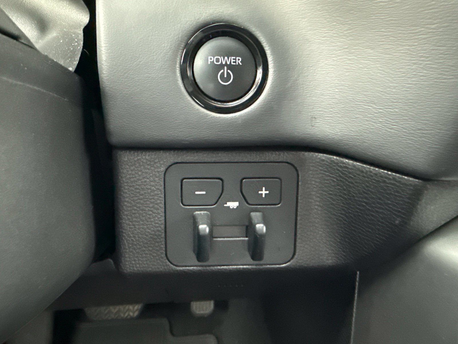 Used 2025 Toyota Sequoia Platinum AWD/4WD image 14