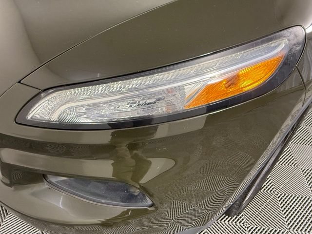 Used 2016 Jeep Cherokee 75th Anniversary AWD/4WD image 11