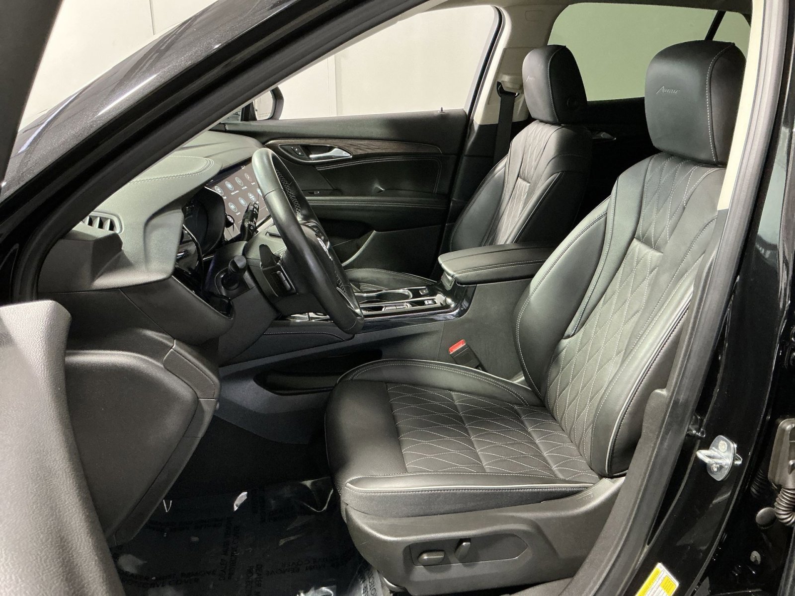 Used 2023 Buick Envision Avenir image 21