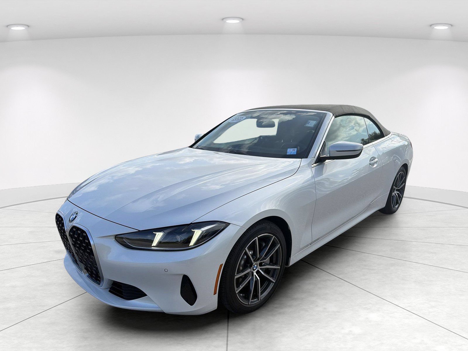 Used 2025 BMW 430i Convertible w/ Premium Package RWD image 8