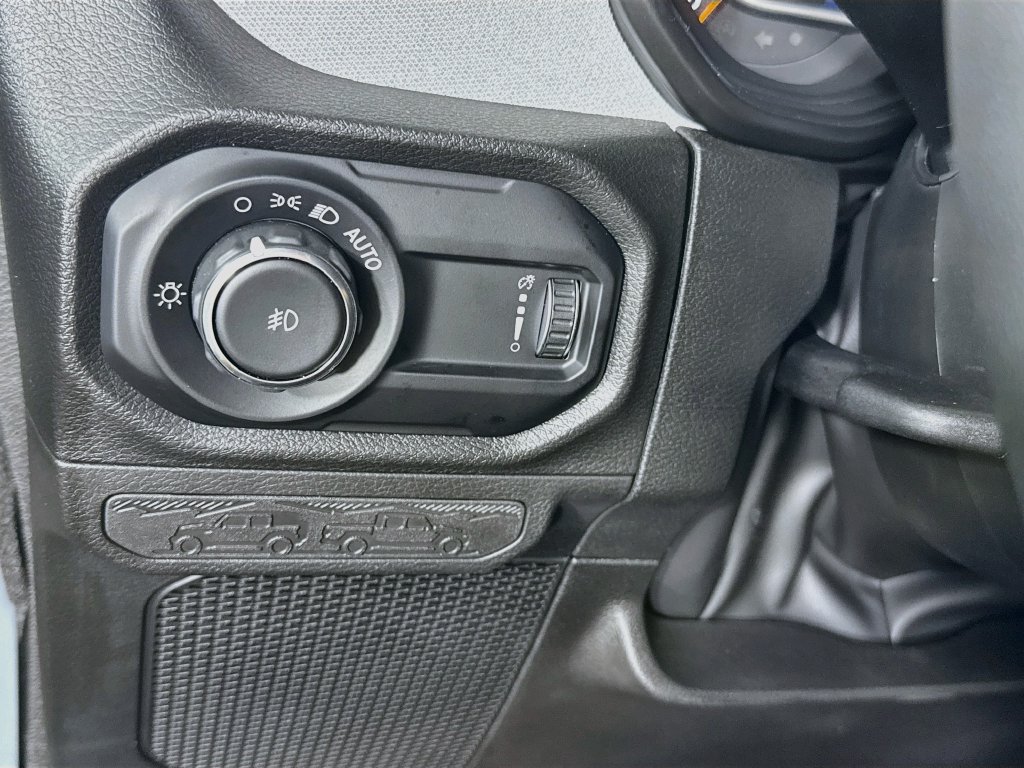 Used 2025 Jeep Wrangler Unlimited Sport AWD/4WD image 18