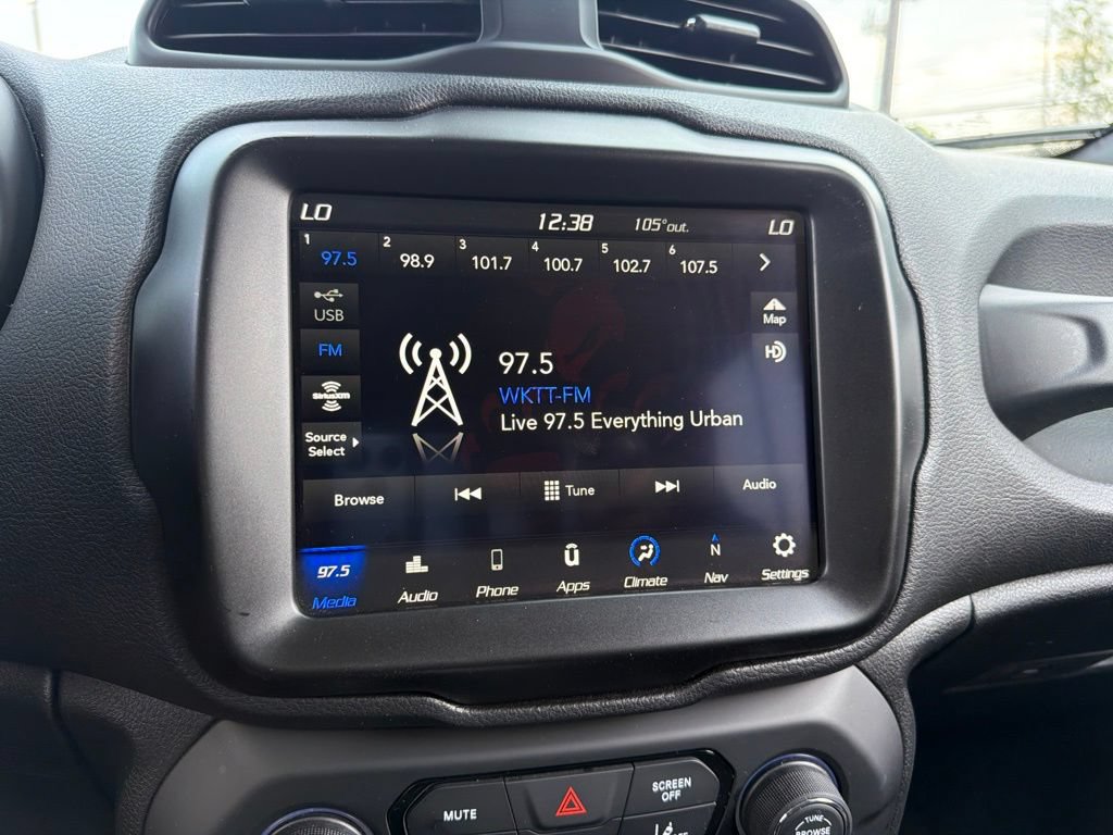 Used 2023 Jeep Renegade Latitude AWD/4WD image 10