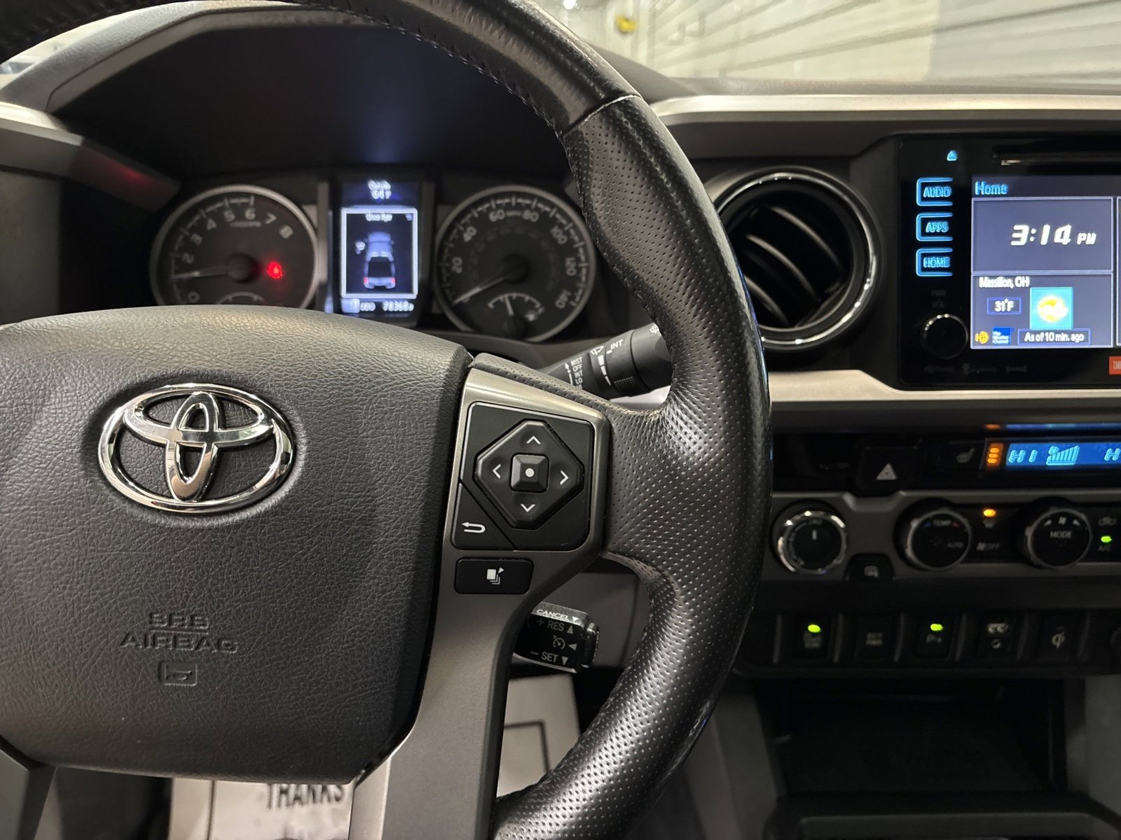 Used 2017 Toyota Tacoma Limited image 15