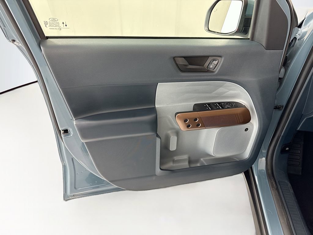 Used 2023 Ford Maverick Lariat w/ Lariat Luxury Package image 25