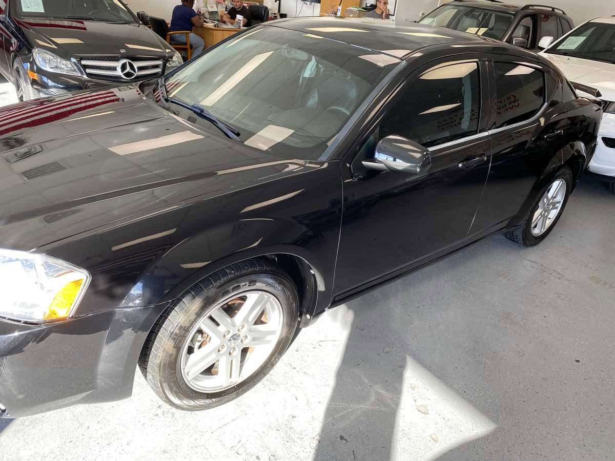 Used 2010 Dodge Avenger R/T w/ Premium Convenience Group image 4