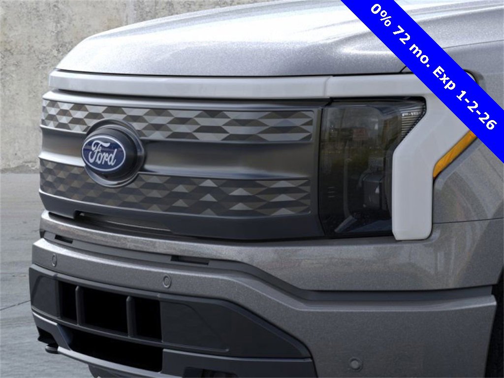 Used 2025 Ford F150 Lightning Lariat image 17