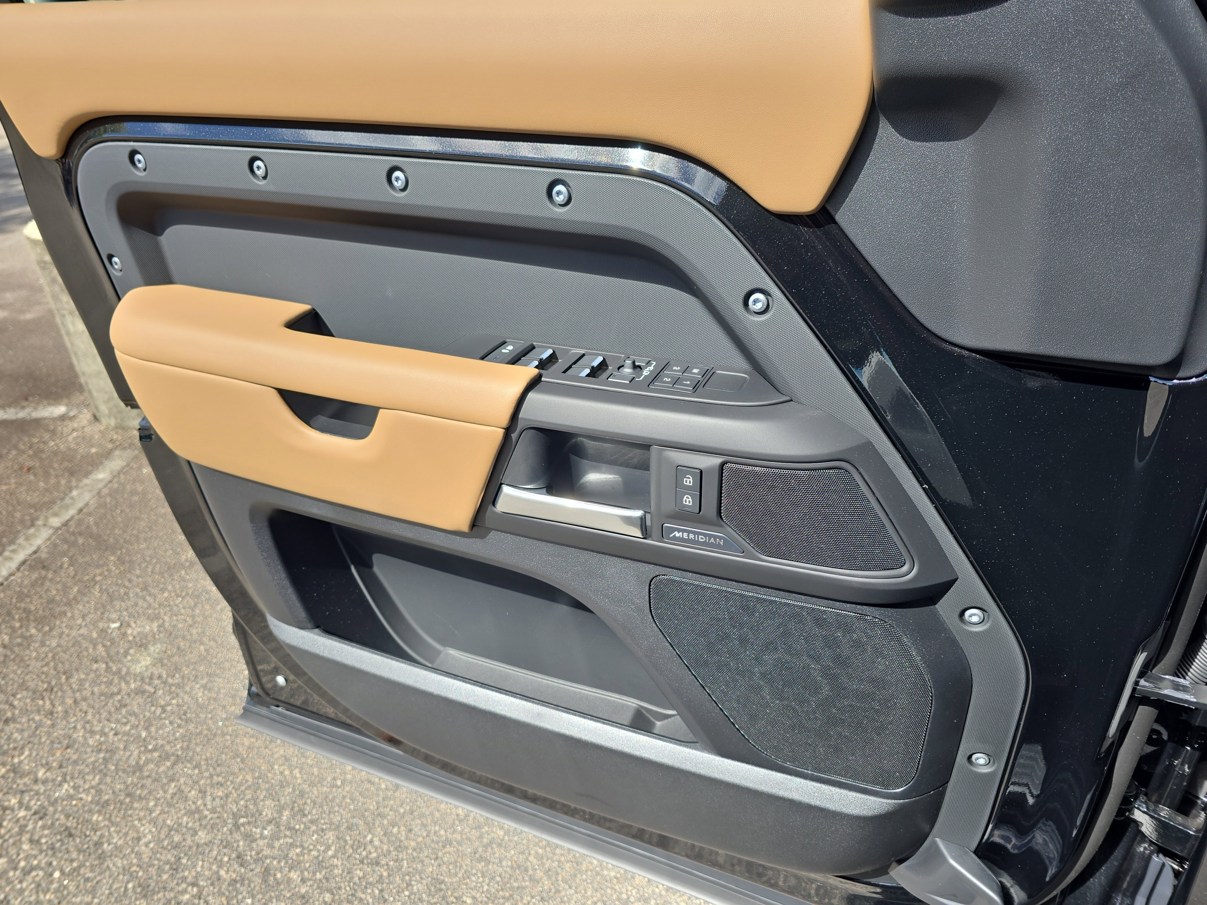 New 2026 Land Rover Defender 110 S image 25