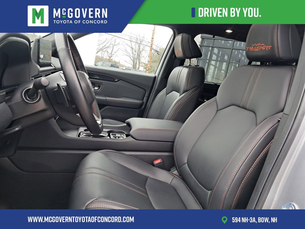 Used 2025 Honda Pilot TrailSport image 17